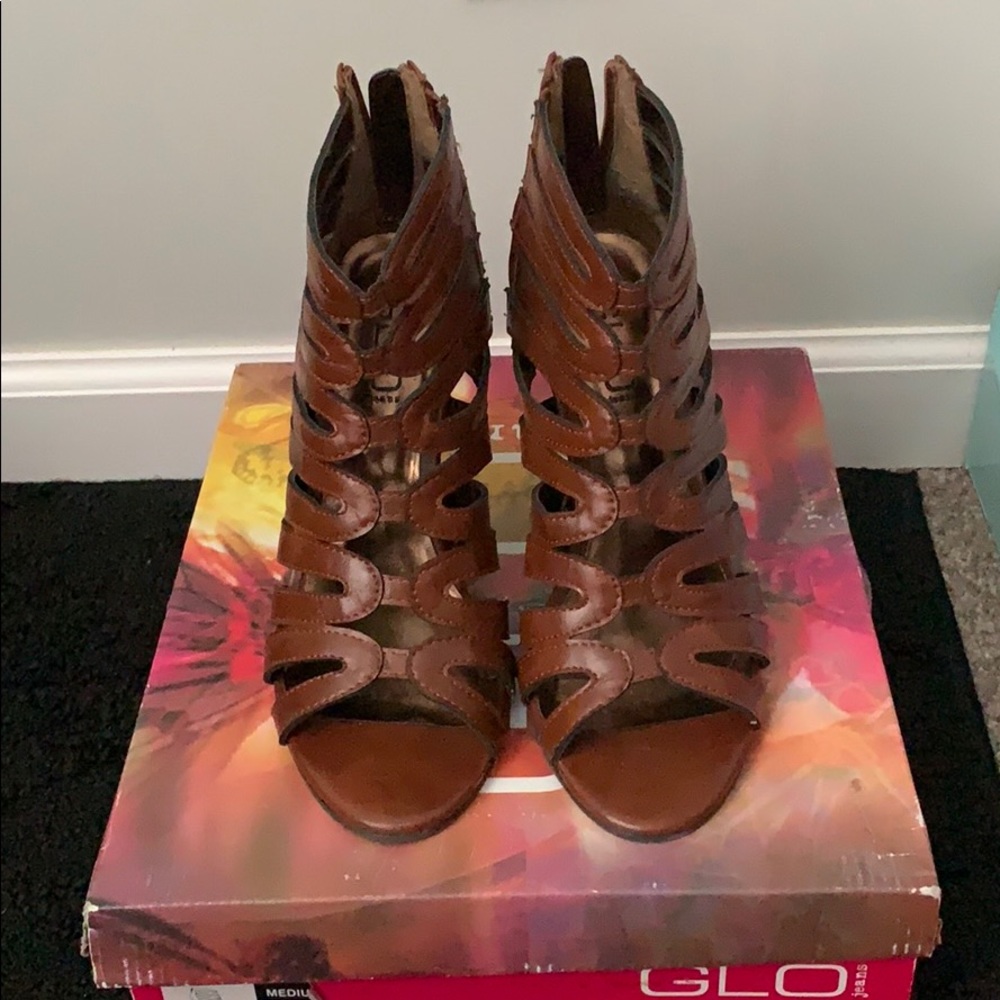 Caged, open toe chunky heels